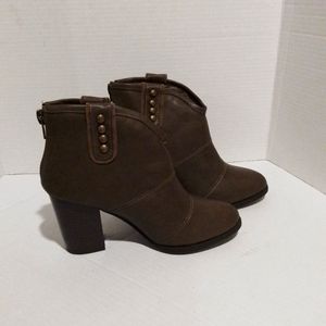 Refresh wedge ankle boots. Size 9